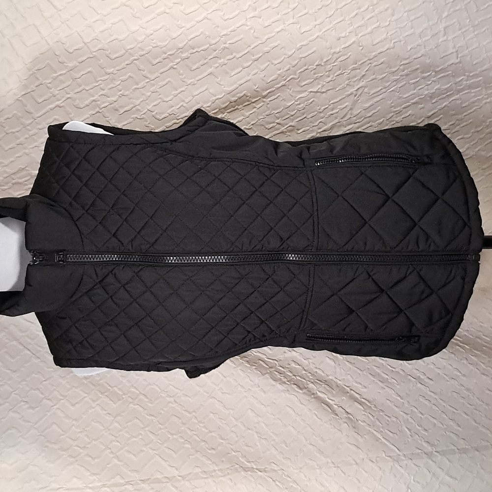 Andrew Marc size Medium puffer vest